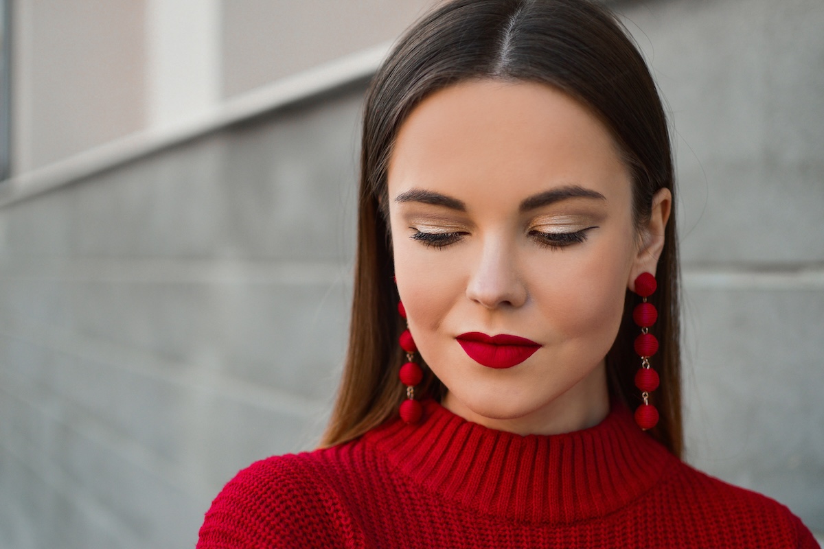 Unspash: Woman dressed in red bold lipstick by tamara bellis