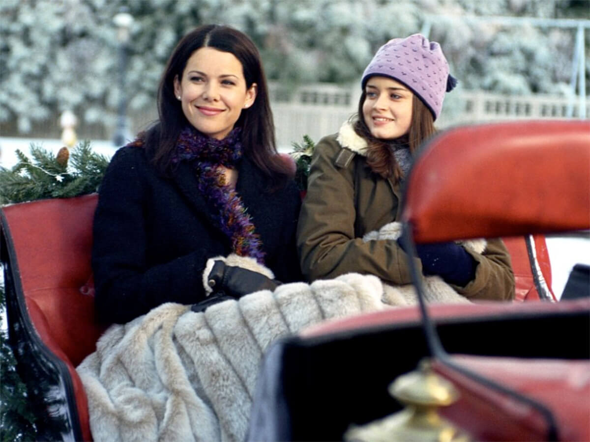 Gilmore Girls: Lorelai and Rory in sleigh