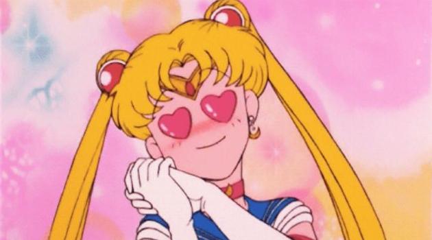 Sailor Moon with hearts in her eyes