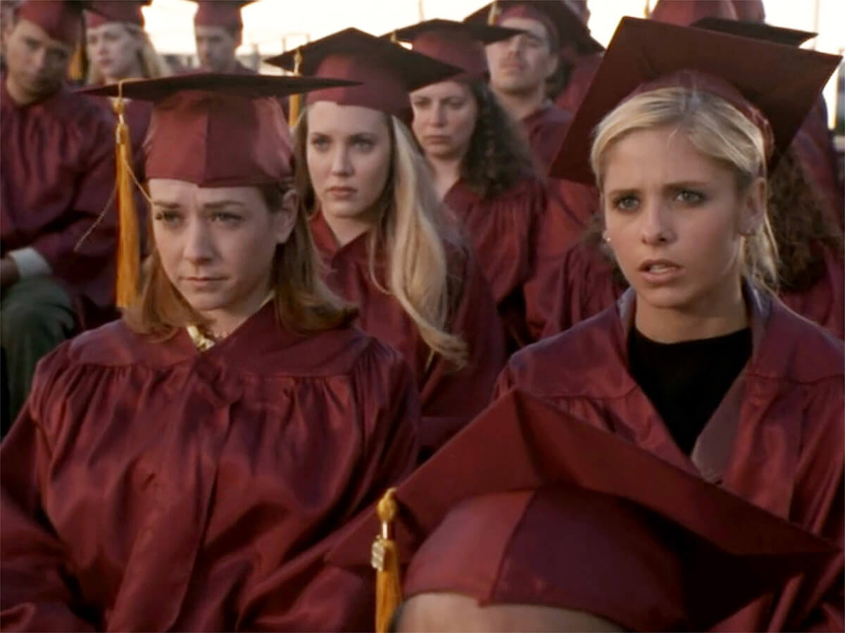 Buffy the Vampire Slayer: Buffy and Willow in Graduation Day Pt. 2