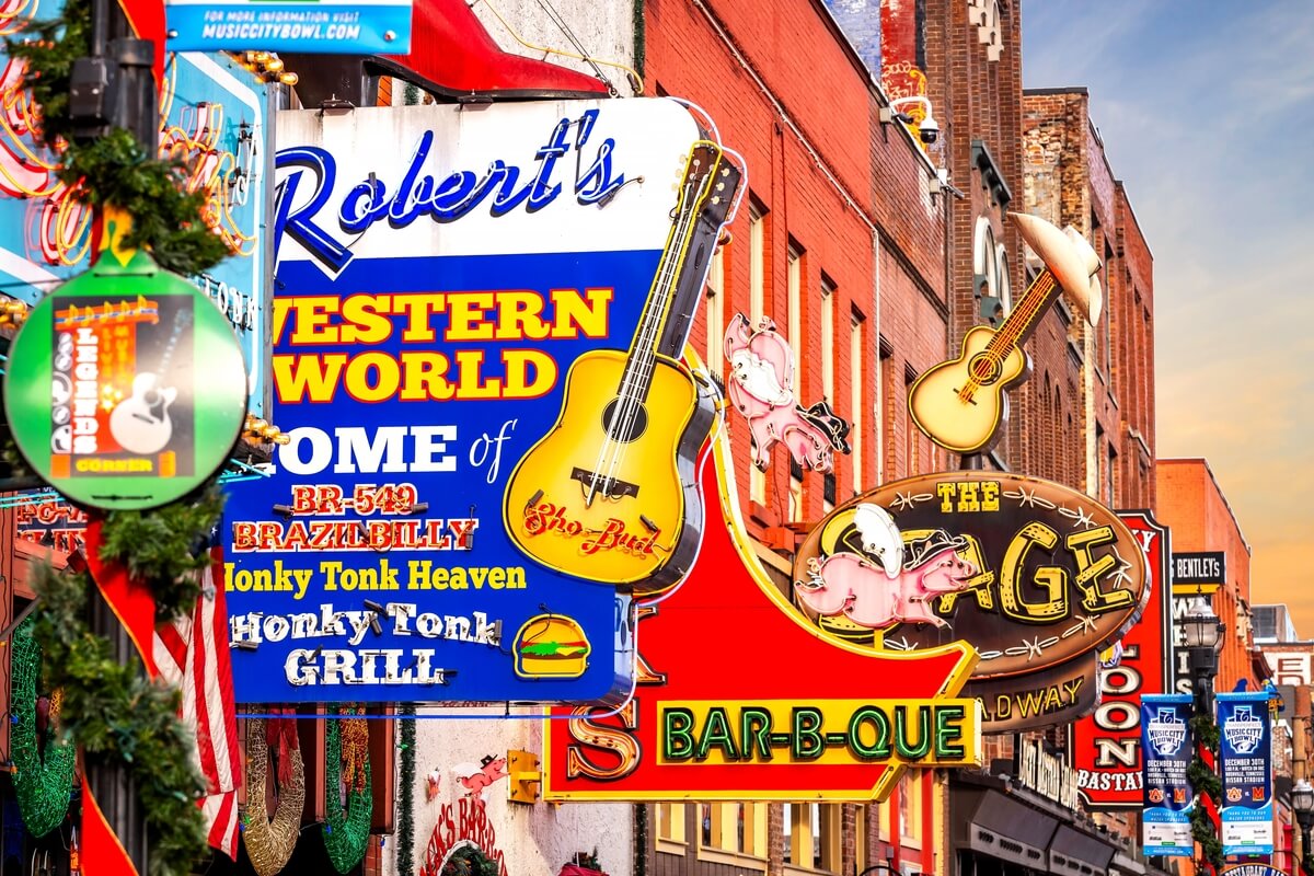 downtown nashville broadway