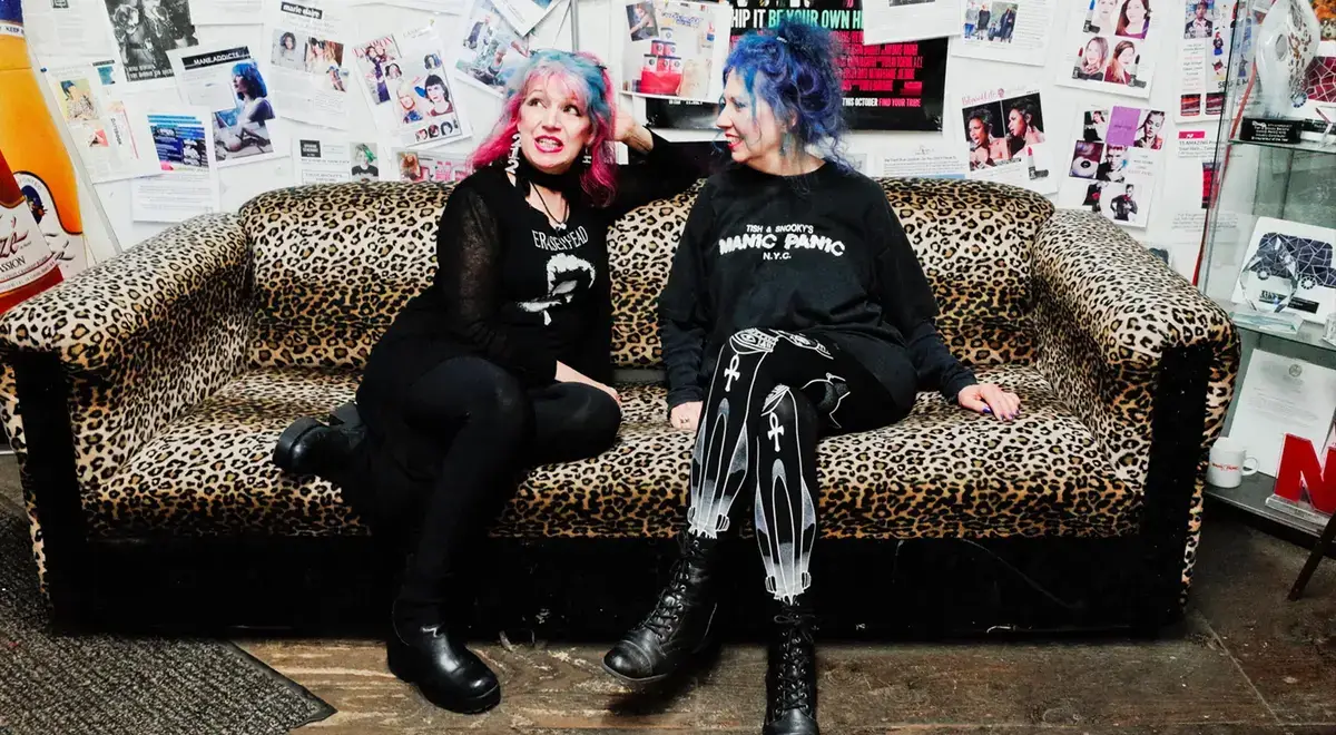 manic panic tish and snooky couch portrait