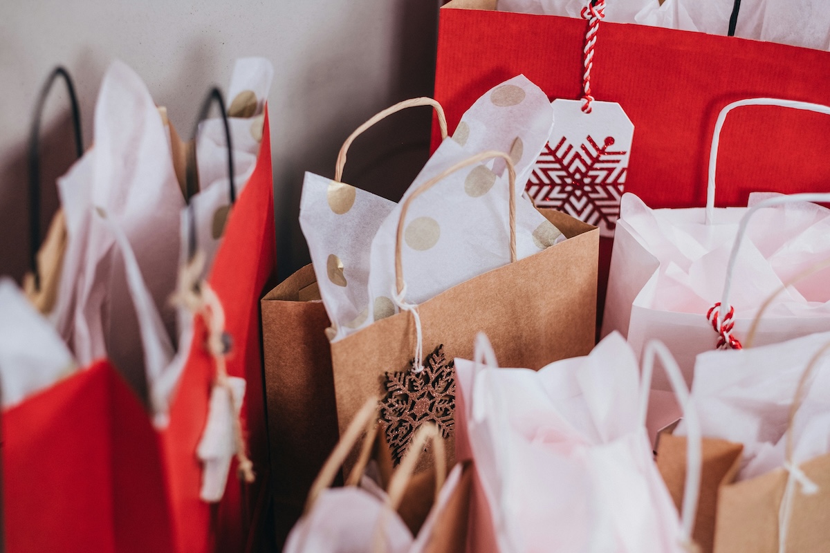 Unsplash: holiday shopping bags by Freestocks