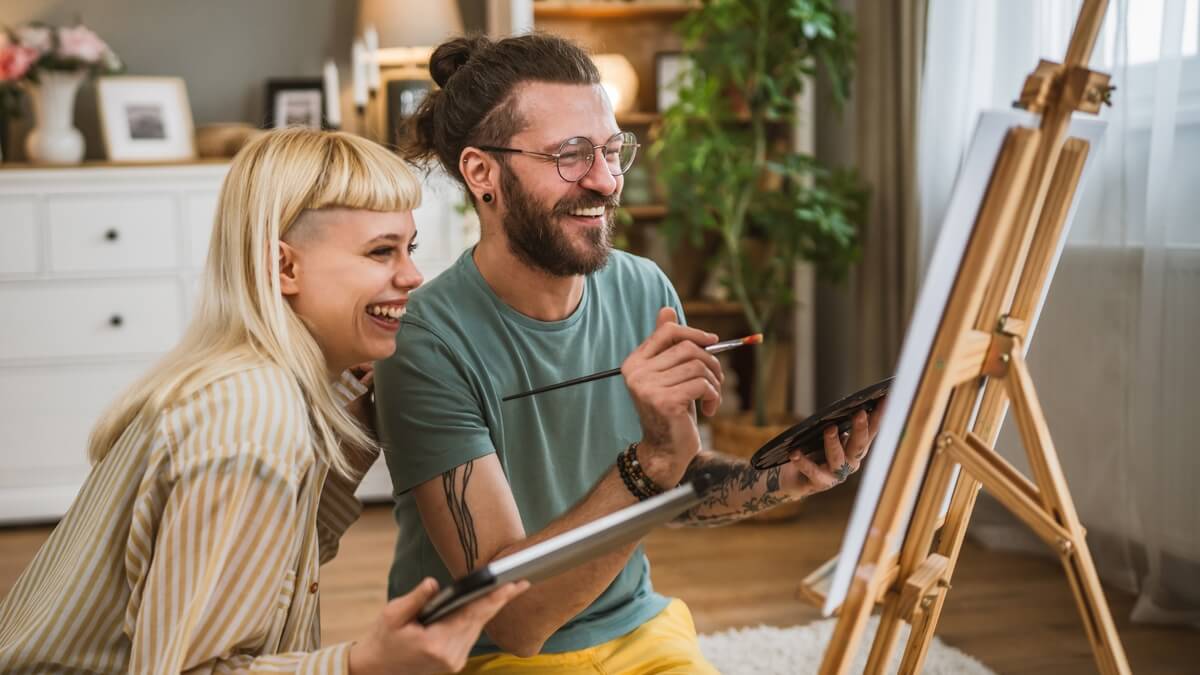 couple painting together