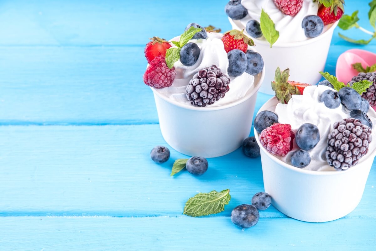 frozen yogurt with berries