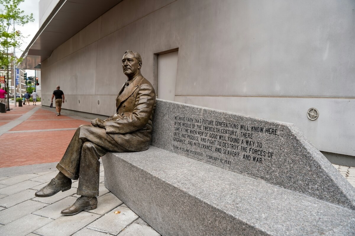 Unsplash: Franklin D. Roosevelt memorial bench by Jessica Tan
