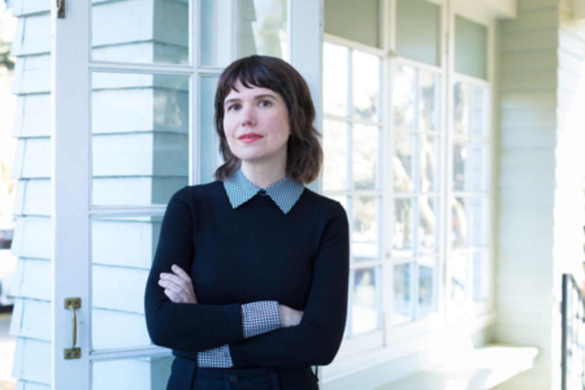 holly brickley author headshot