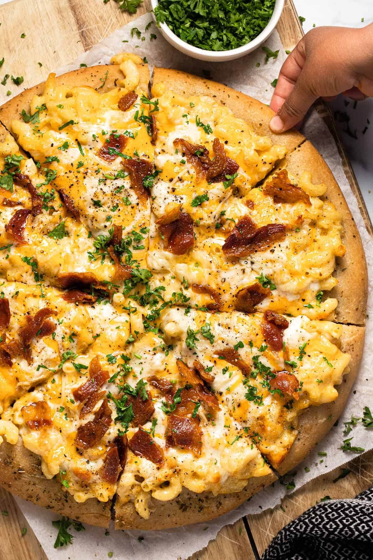 midwest foodie mac and cheese pizza