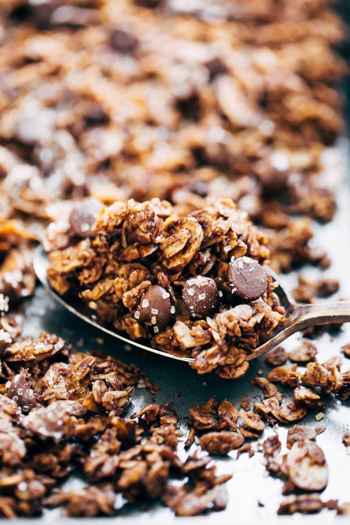 pinch of yum chocolate granola