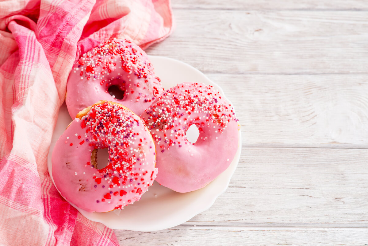 strawberry frosted donuts