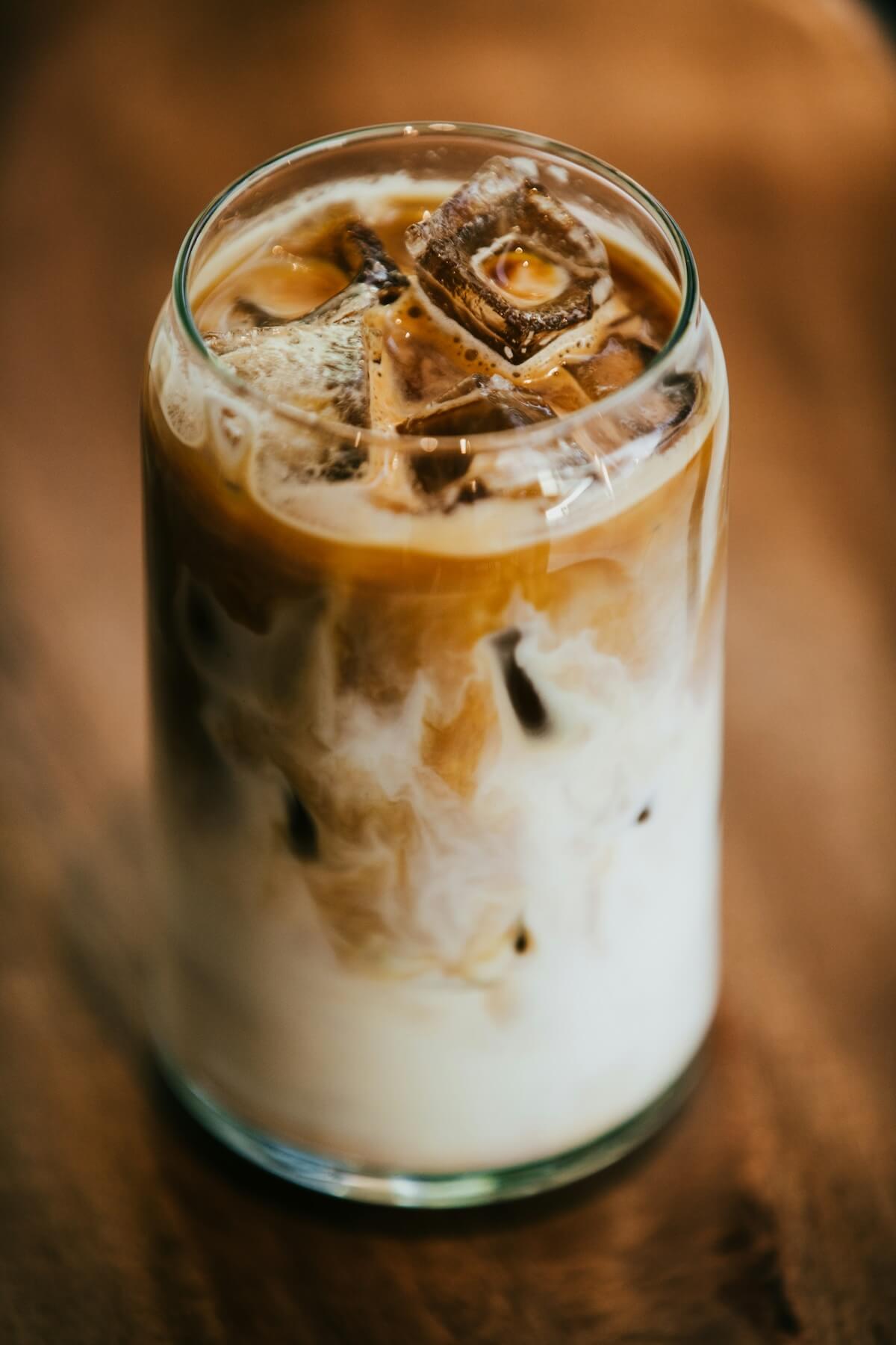 Unsplash: Iced coffee by Nathan Dumlao