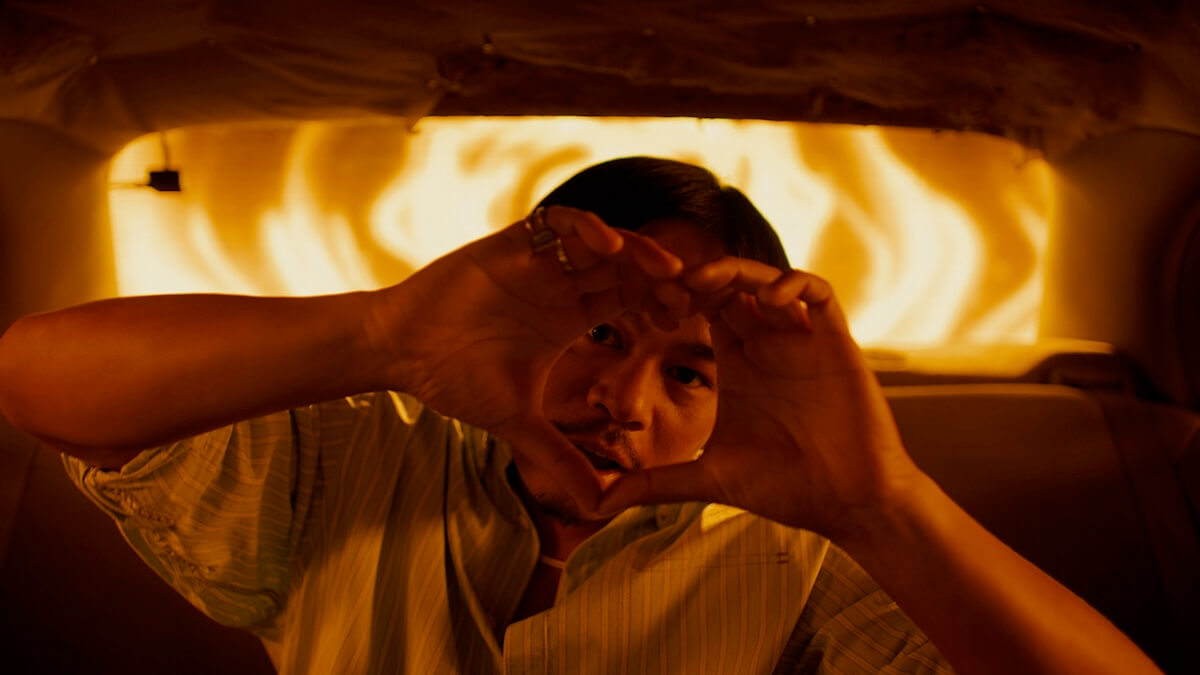 Labit 'PARALLEL' music video hand heart screenshot