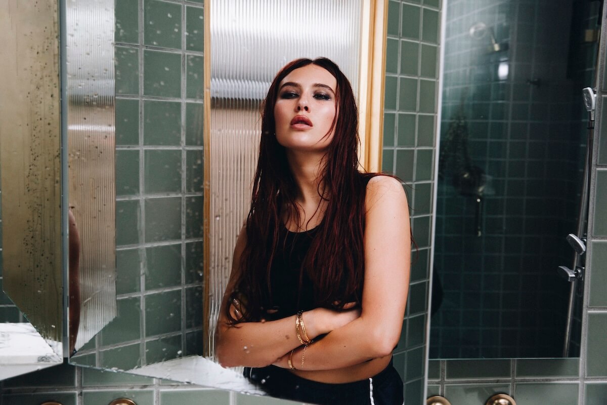 Mimi Webb bathroom reflection press image for Confessions album