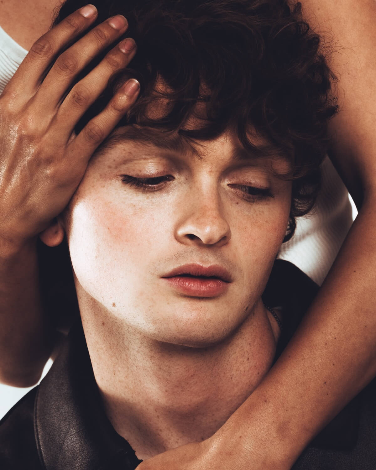 Will Linley: Women's arms press image