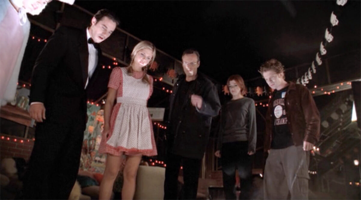 Buffy the Vampire Slayer: Anya, Xander, Buffy, Giles, Willow and Oz in 'Fear, Itself' Halloween episode