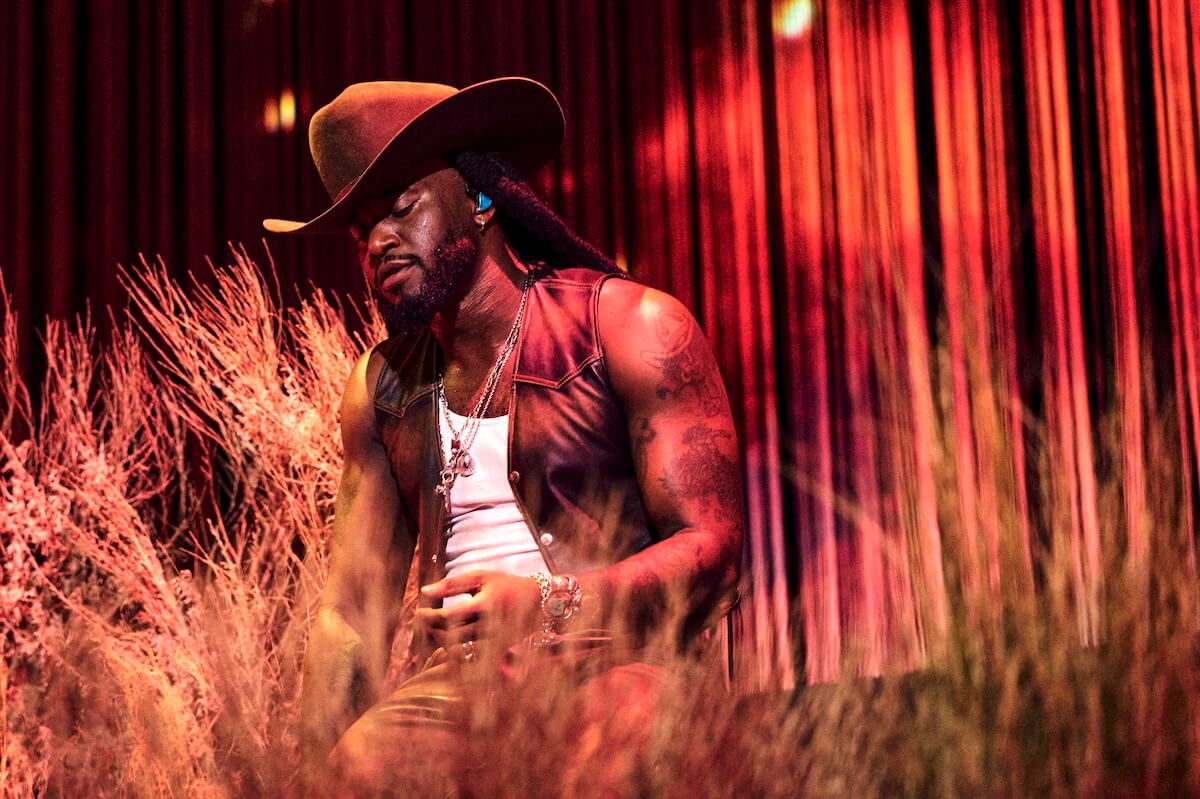 Shaboozey close up performance in Glendale by Jesse Lirola