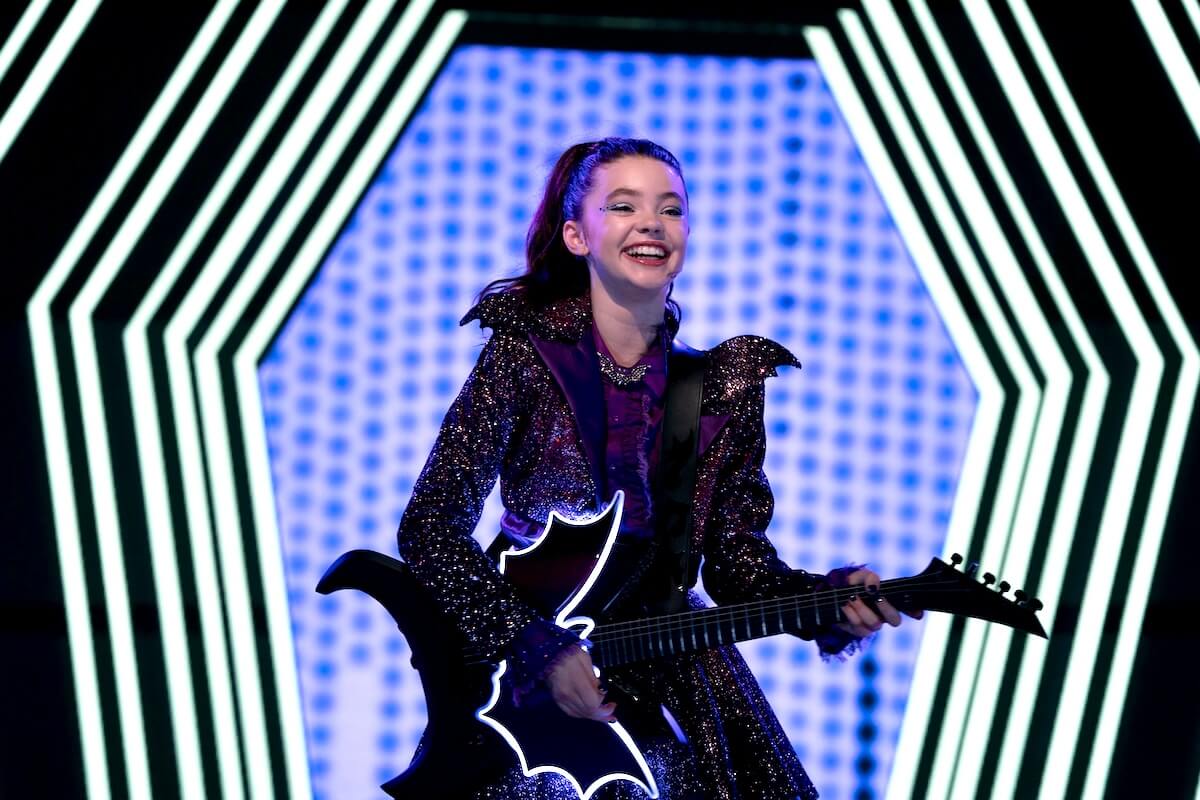 Vampirina: Teenage Vampire Guitar image of Vee/Kenzi Richardson