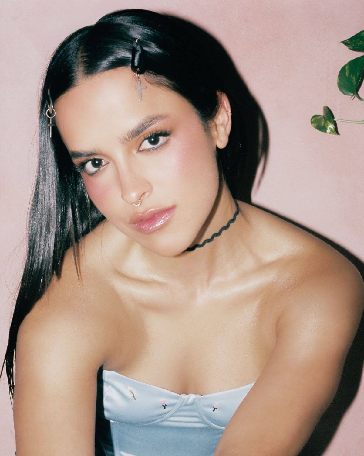 Gale Lo Que Puede Pasar pink promo photo