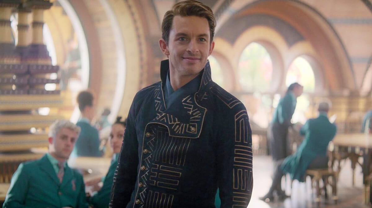 Jonathan Bailey in Wicked